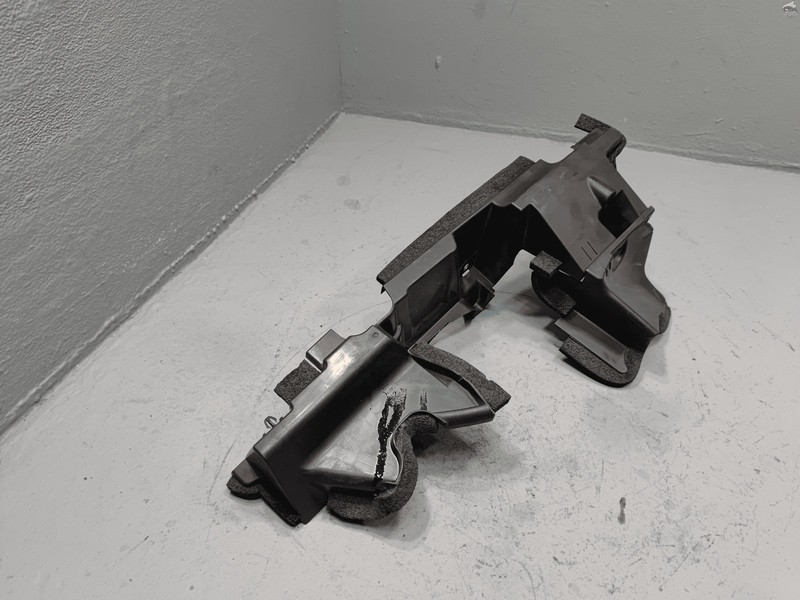 2018-2020 TOYOTA CAMRY SE XSE RADIATOR SUPPORT RIGHT SIDE AIR GUIDE BAFFLE OEM