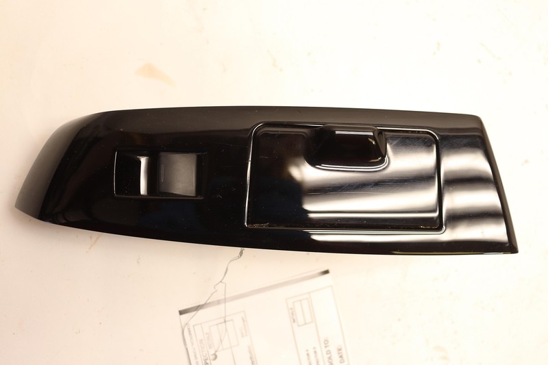 2013-2015 LEXUS GS350 REAR RIGHT SIDE DOOR WINDOW SWITCH W/ BEZEL TRIM OEM