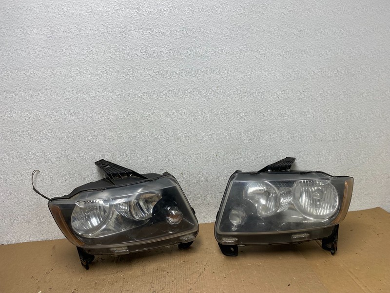 2011-2013 Jeep Grand Cherokee Left+Right Halogen Headlights AD8230 DW