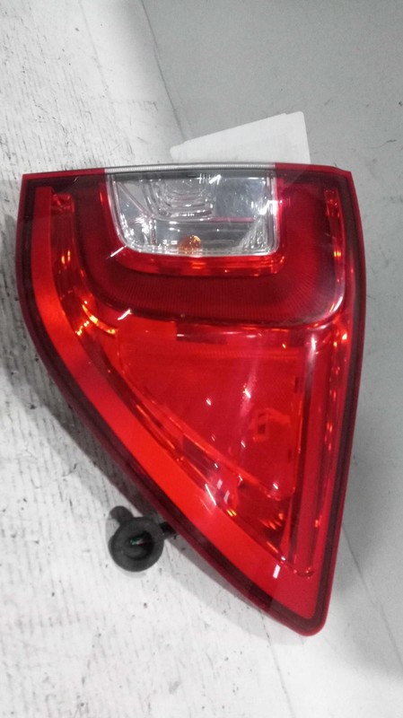2019 Honda Passport Right Tail Light Assembly White OEM 706762 127K Miles