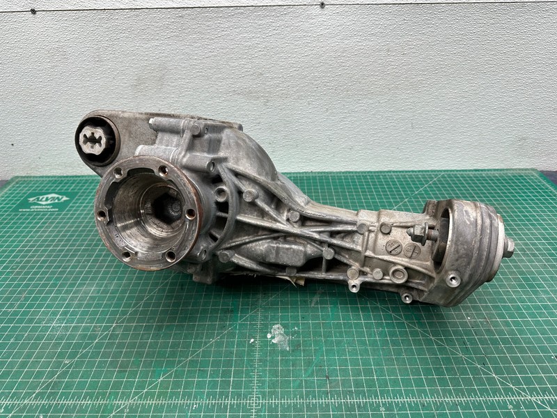 11-17 Volkswagen Touareg PORSCHE CAYENNE 3.6L FRONT DIFFERENTIAL AXLE CARRIER OE
