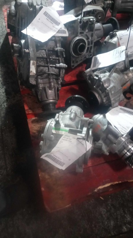 2022 KIA Seltos Transfer Case Assembly 4WD OEM 56K Miles Yellow 473003D510