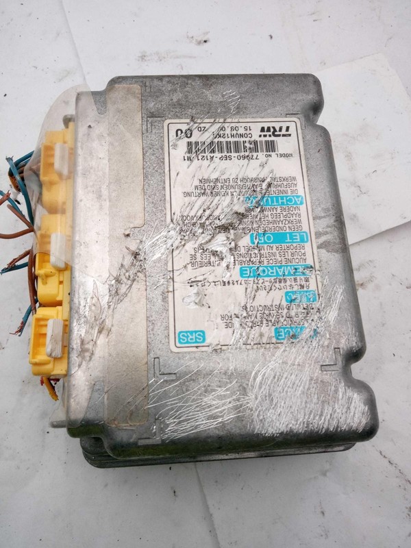 Used Air Bag Module fits: 2006 Acura Tl Air Bag front center console Grade C