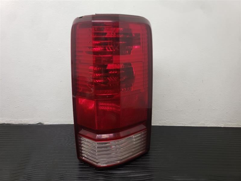07-11 Dodge Nitro Right Passenger Tail Light Lamp OEM 55157150AG