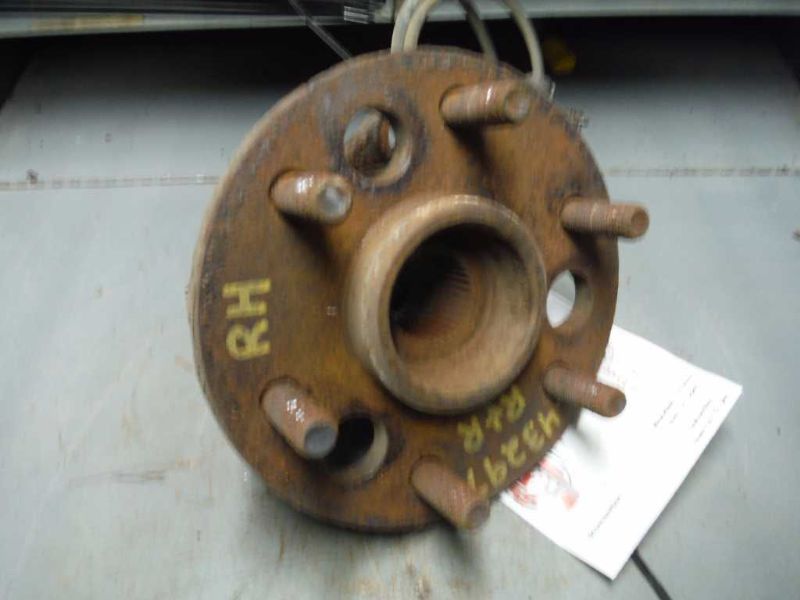 95 96 97 98 99 CHEVY 1500 PICKUP R. HUB FRONT 4X4 129244