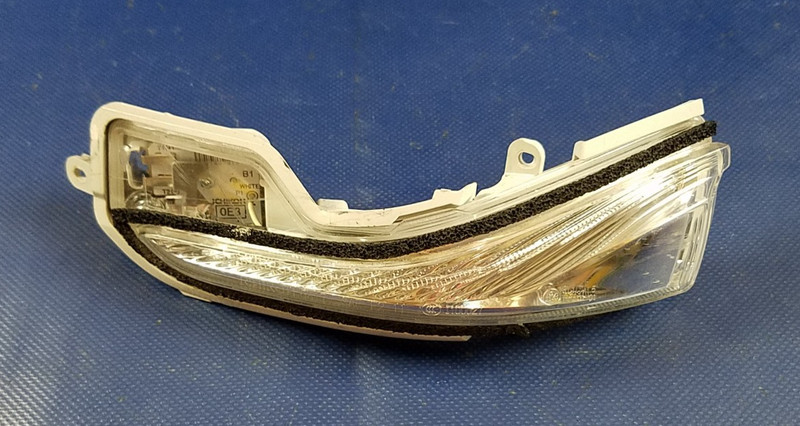 INFINITI Q50 Q60 Q70L QX30 FRONT LEFT SIDE MIRROR TURN SIGNAL LIGHT LAMP # 56481