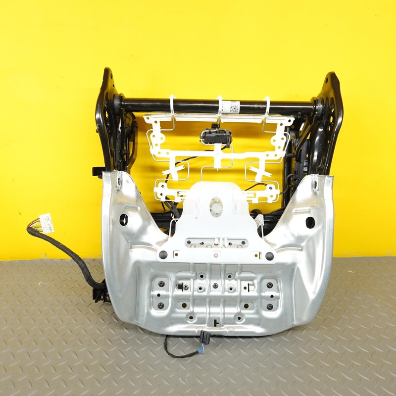 2023-2026 BMW X2 X1 U10 U11 FRONT RIGHT SEAT LOWER TRACK FRAME W/ MOTORS OEM