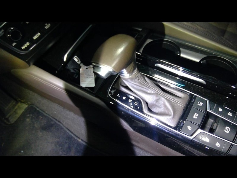 CADENZA 2017 Automatic Transmission Shifter 1611025