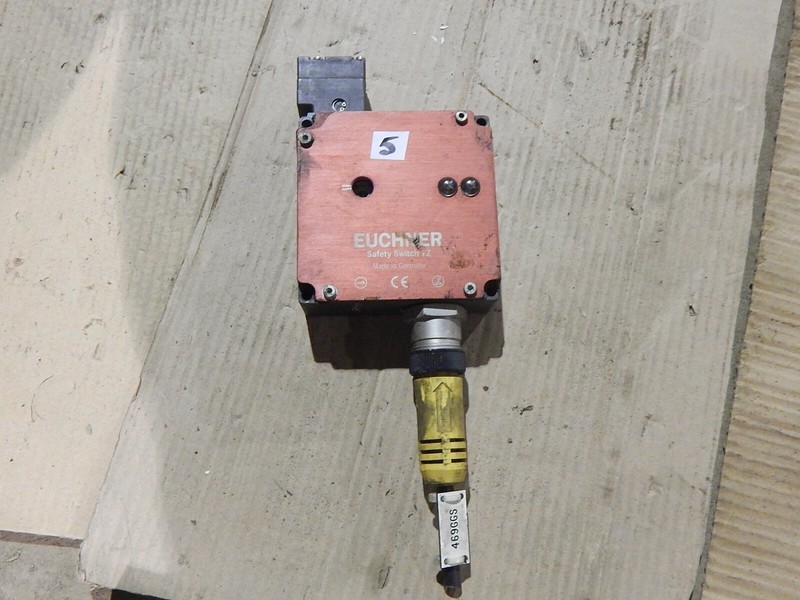 Euchner TZ1LE024BHAVFG-C1924 Safety Switch "5" *FREE SHIPPING*