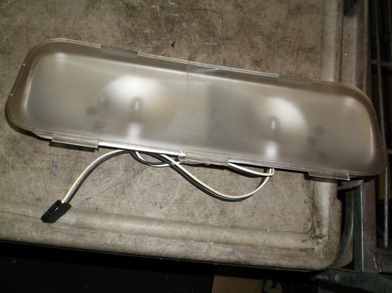 Freightliner A22-51378-000 Dome Light 2038-00 *FREE SHIPPING*