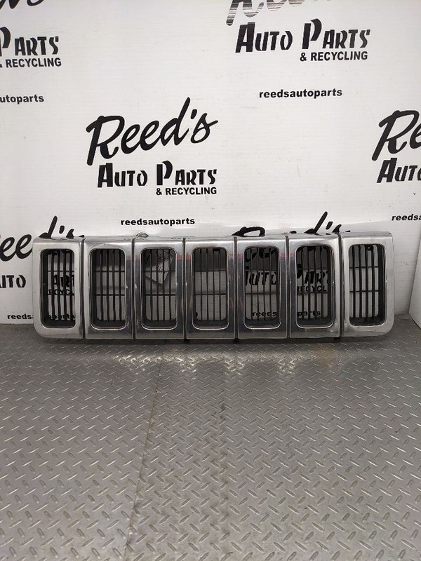 Grille Vertical Bars Grille Chrome Fits 96-98 GRAND CHEROKEE 1171630