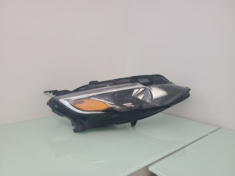 Passenger Right Headlight Halogen Fits 19-25 MALIBU 583346