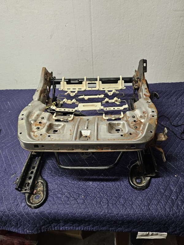 2012-2016 FORD FOCUS Driver FRONT BOTTOM SEAT TRACK FRAME OEM Manual