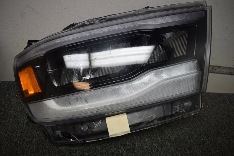 DODGE RAM HEADLIGHT RIGHT SIDE FACTORY OEM