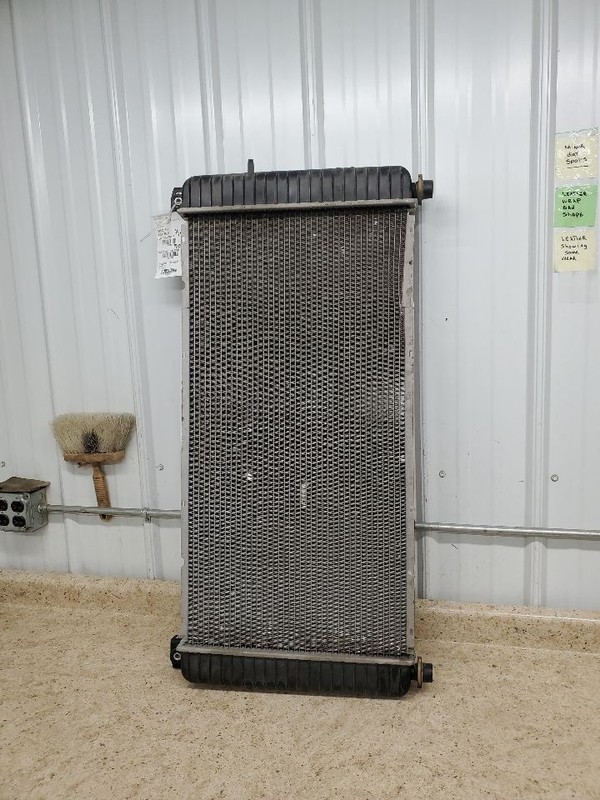 Radiator Fits 99-03 SIERRA 2500 PICKUP 309302