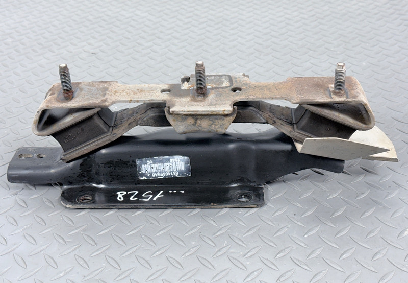 ✅ 13-24 RAM 1500 Classic 5.7L OEM TRANSMISSION MOUNT BRACKET INSULATOR Support