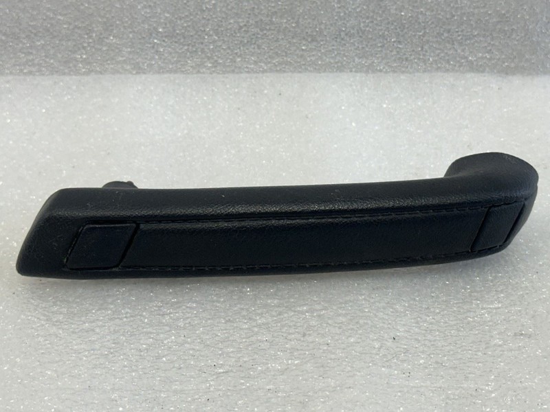 1986 1987 1988 1989 TOYOTA CELICA RIGHT MANUAL DOOR PANEL PULL HANDLE TRIM BLACK