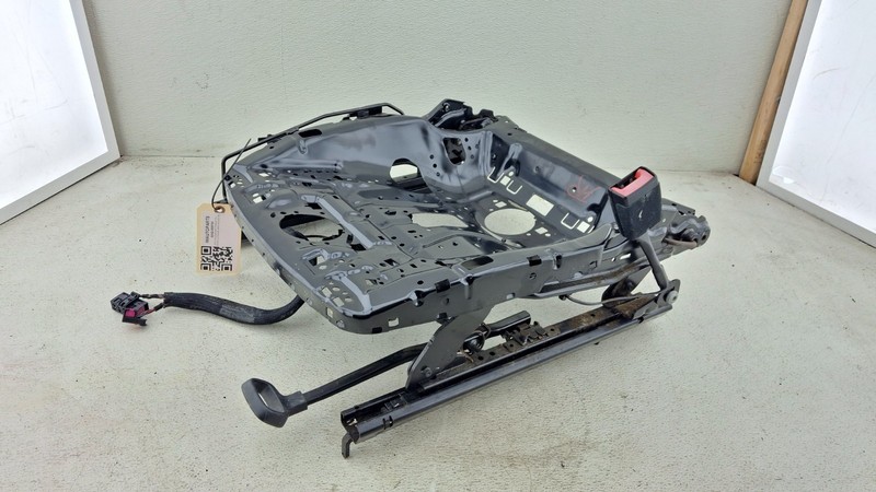2012-2019Volkswagen VW Passat Right Front Passenger Seat Track Base Rails Manual