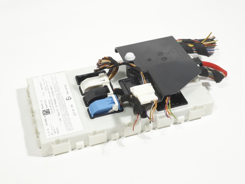 2015-2021 BMW 320i F30 F32 FRONT RIGHT Passenger FEM Body Control Module OEM 80k