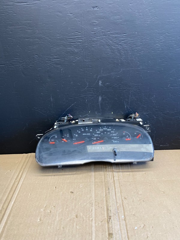 2004 2005 Ford Explorer Speedometer Cluster Gauge Oem ab8824 DG