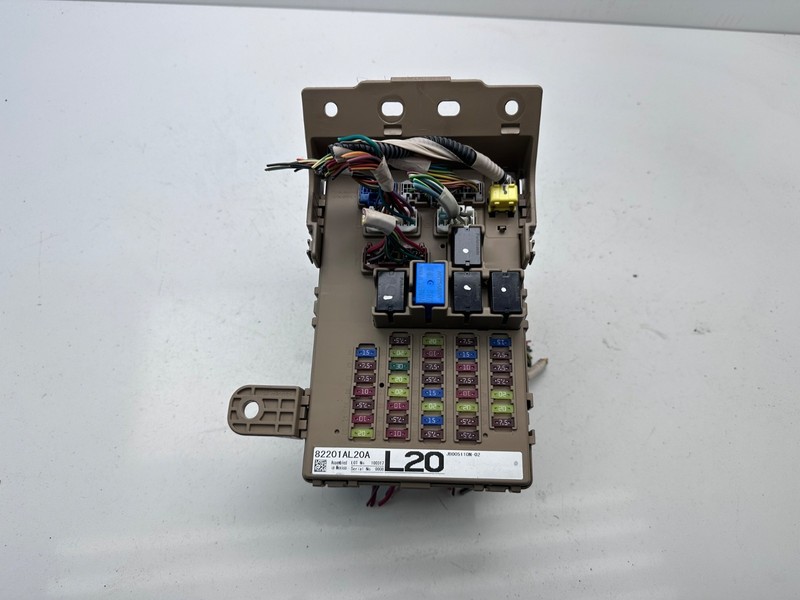 2017 2018 2019 SUBARU LEGACY OUTBACK DASH FUSE RELAY BOX 2.5L A/T 82201AL20A