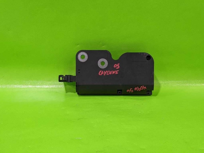 05 06 CAYENNE LIFTGATE HATCH LOCK LATCH STRIKER PLATE OEM 4096-56