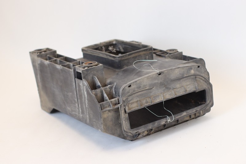 2019 VOLVO VNL 760 D13 12.8L AIR CLEANER SUPPORT MOUNT BRACKET 23031262 OEM