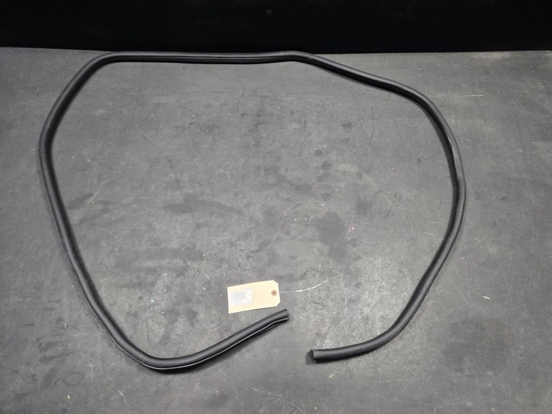 Rear Left Door Body Weatherstrip 2022 Nissan Rogue 76924-6RR0B 2021 2023 - 2025