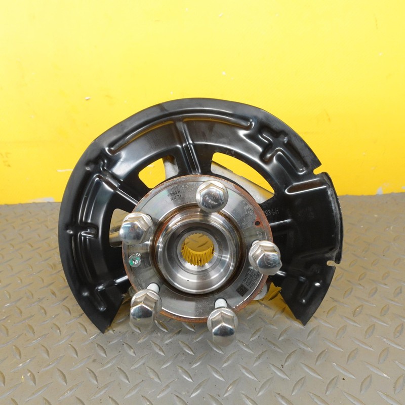 2020-2025 BUICK ENCORE GX FRONT LEFT SIDE SPINDLE KNUCKLE WHEEL HUB OEM 78437729