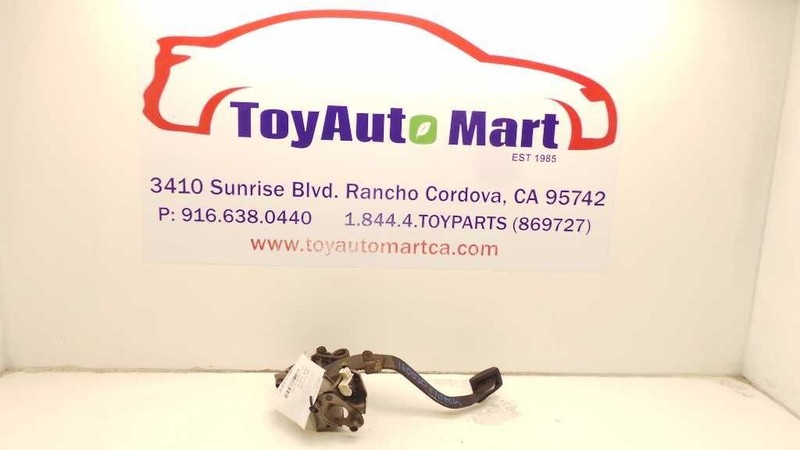 2002 TOYOTA CELICA 1.8L 4CYL BRAKE PAD ASSEMBLY