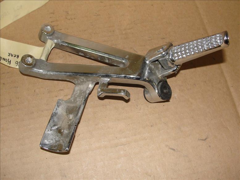 96 HONDA CBR 600-F3 RIGHT REAR PASSENGER FOOT PEG CBR600