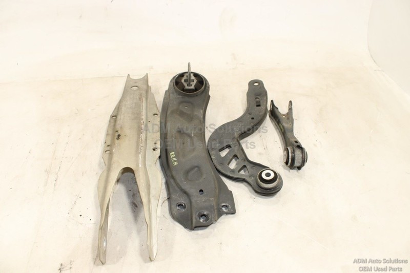 2016 - 2019 MERCEDES CLA 250 REAR LEFT DRIVER SIDE CONTROL ARMS SET OF 4 OEM