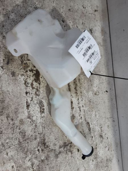 Wash Reservoir Classic Style Fits 15-19 SIERRA 1500 PICKUP 3308538