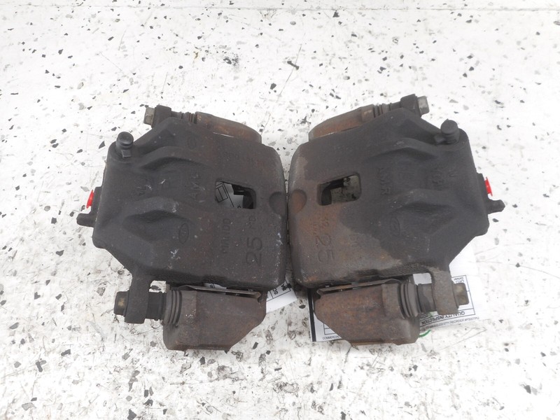 Kia Soul Brake Caliper Pair Front Driver Left Passenger Right OEM 2010-2013