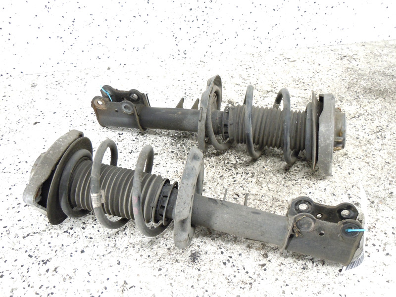 14-19 Mercedes-Benz CLA250 Front Strut Shock Pair Left Right W/O Sport Pkg OEM