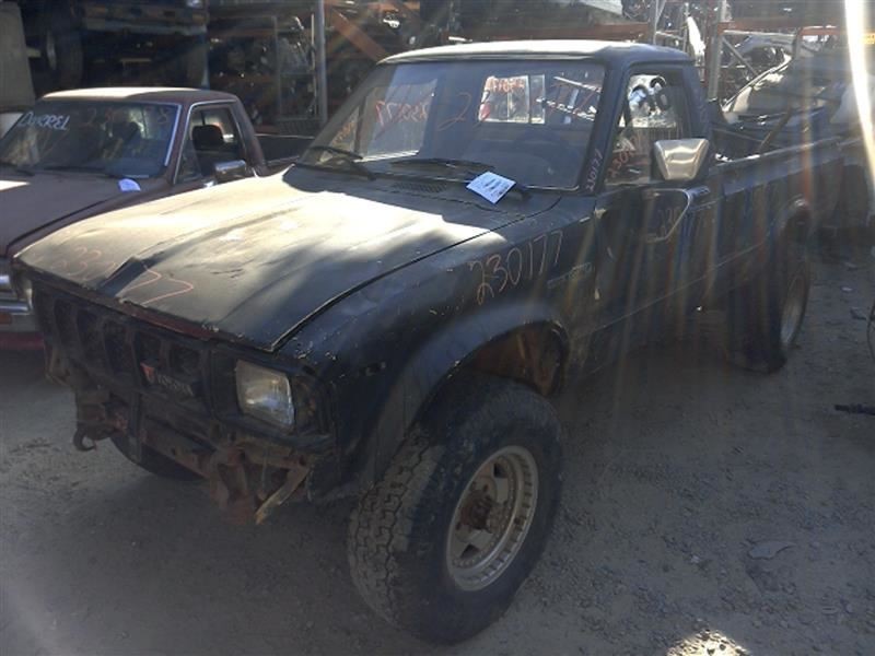 82 TOYOTA PICKUP DELUXE REAR AXLE 4.11 RATIO 4WD 22R