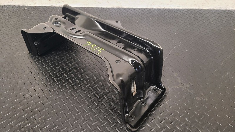 11-13 Dodge Durango RWD Automatic Transmission Crossmember OEM 52124631AC