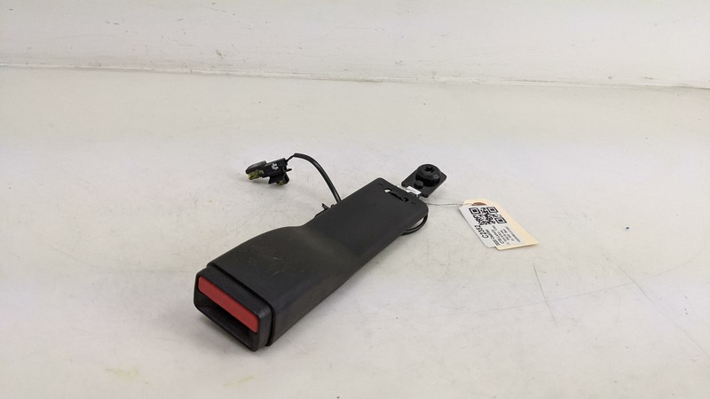 Front Left Seat Belt Buckle Black 2020 Cadillac CT5 84690873 2021 2022