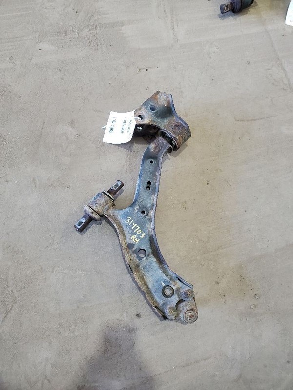 Passenger Right Lower Control Arm Front Fits 15-16 CR-V 307599