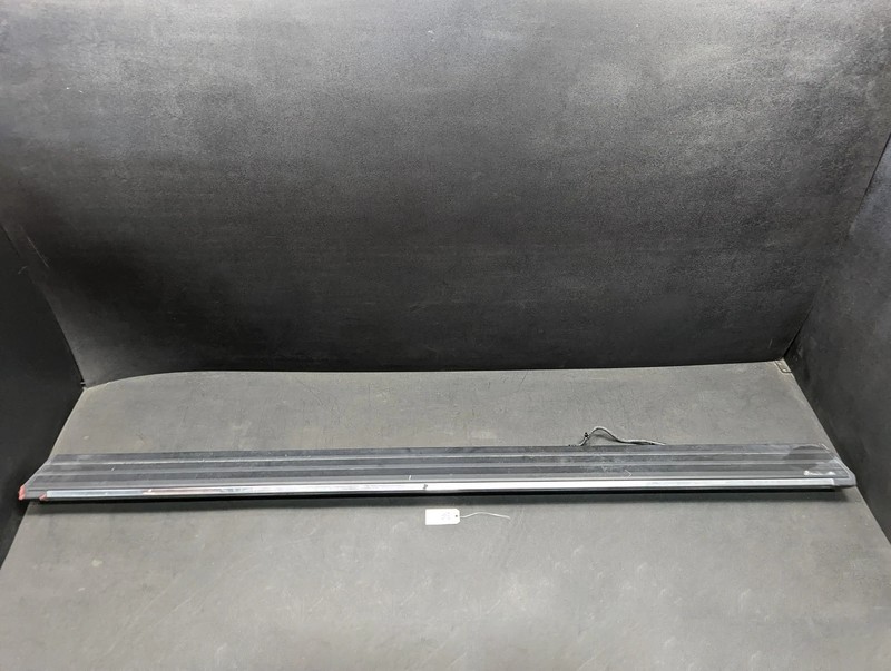 Right Running Board Step 2019 GMC YUKON XL 84540926 2015 2016 2017 2018 2020 X