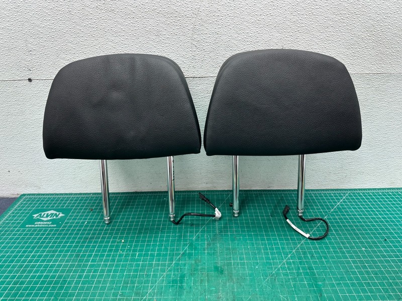 11-13 BMW F10 Comfort FRONT LEFT RIGHT SET SEAT HEADREST Black OEM
