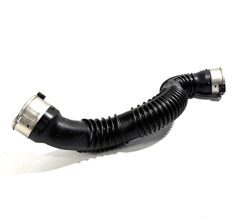 📌 2014-2020 MERCEDES GLA 250 2.0L TURBO ENGINE LEFT INTERCOOLER HOSE PIPE OEM