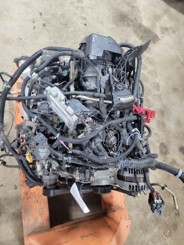 Engine 5.3L VIN 7 8th Digit Opt LC9 Fits 10-14 SUBURBAN 1500 1762451