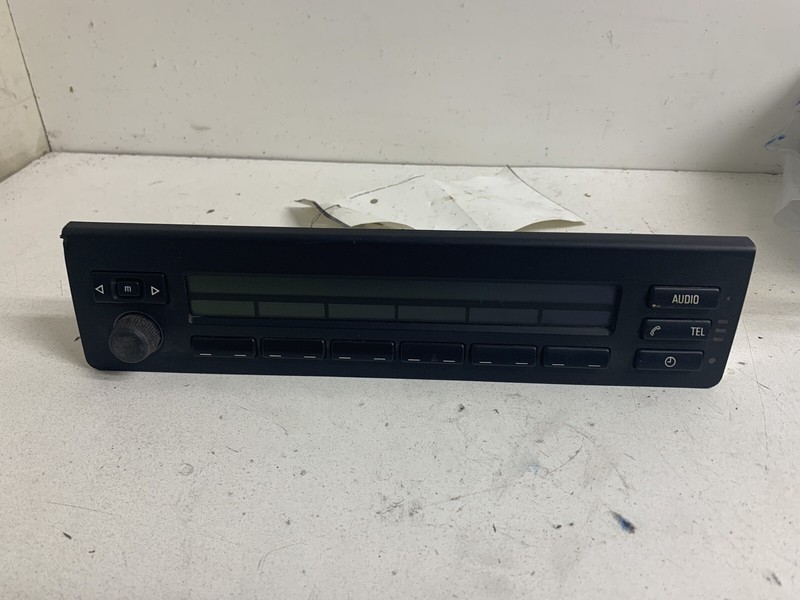 2002 BMW 525i Radio Stereo Face Plate 65. 82-6 914 588