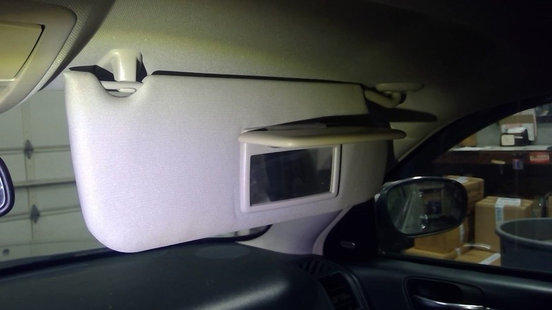 Passenger Right Sun Visor Illuminated Fits 05-07 300 1786540