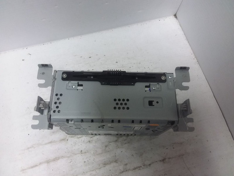 Radio Receiver AM FM CD MP3 Fits 19-20 NAUTILUS HA1T-19C107-HC