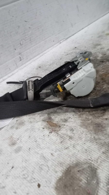 2013 Ford Edge Red Seat Belt OEM DT4Z78611B09AD 153K Miles 4DR