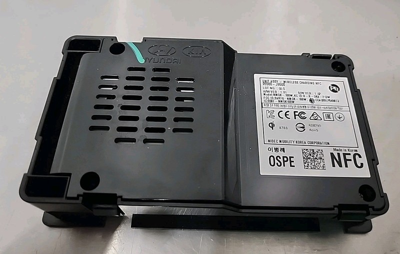 Hyundai Kia Wireless Charging Unit Assembly 95560-J9500 OEM