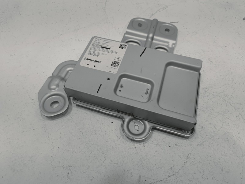 OEM SATELLITE RADIO TUNER CONTROL MODULE UNIT W/BRACKET HONDA PILOT 2019-2020