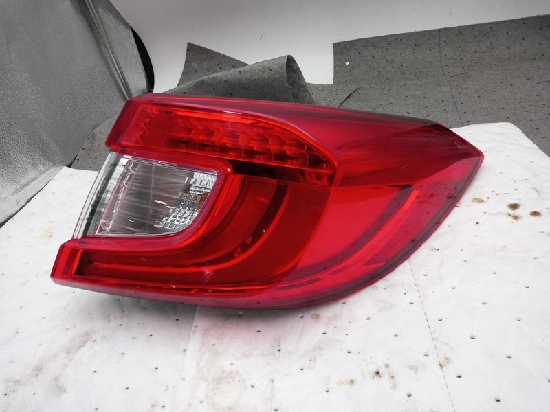 2020 Honda Accord Right Tail Light Assembly White OEM Used 681788 122K Miles
